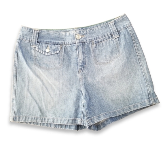 Tommy Hilfiger Jean Shorts 10 Light Wash Blue Denim - Picture 1 of 12